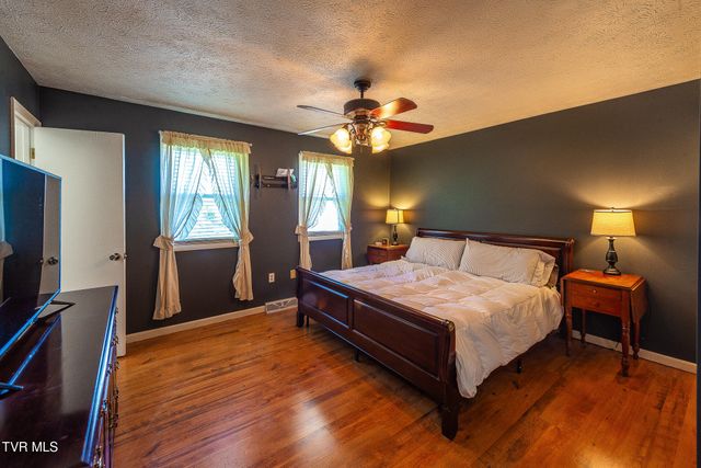110 Hill Avenue, Surgoinsville, TN 37873