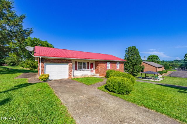 110 Hill Avenue, Surgoinsville, TN 37873
