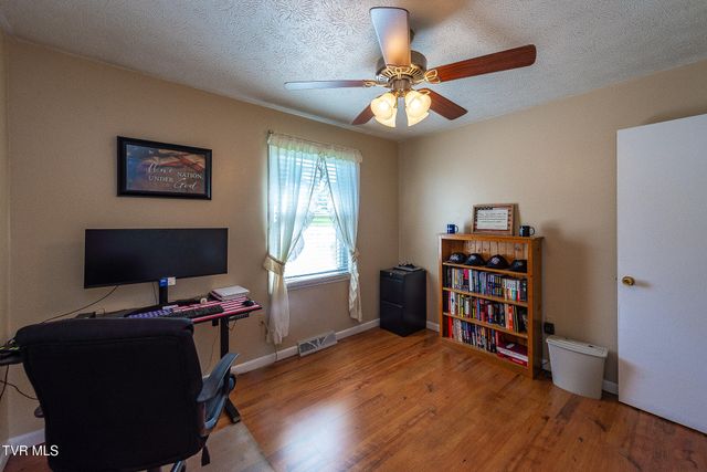 110 Hill Avenue, Surgoinsville, TN 37873