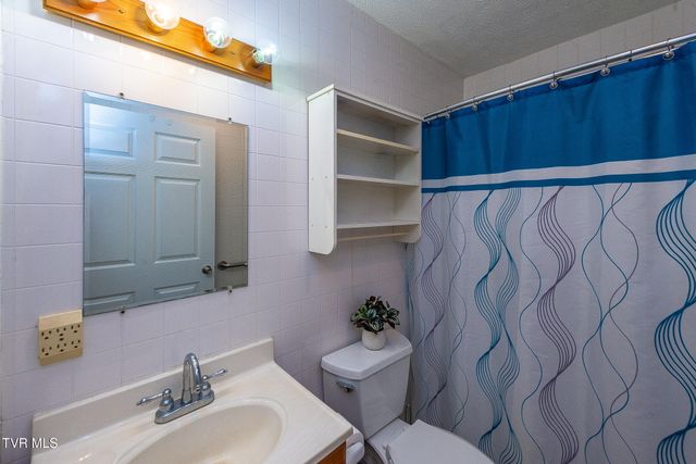 110 Hill Avenue, Surgoinsville, TN 37873