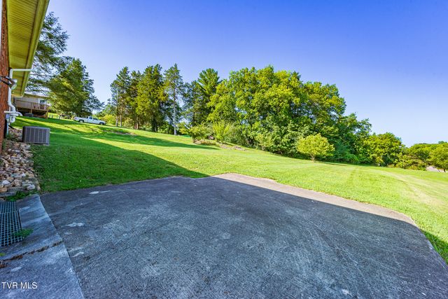 110 Hill Avenue, Surgoinsville, TN 37873