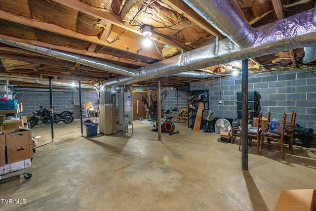 110 Hill Avenue, Surgoinsville, TN 37873