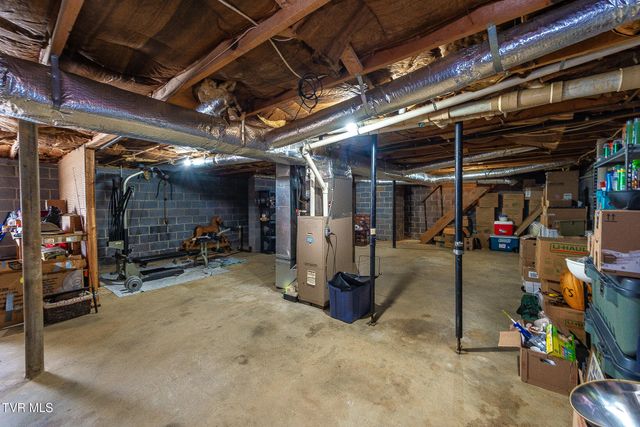 110 Hill Avenue, Surgoinsville, TN 37873