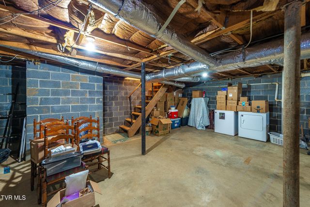 110 Hill Avenue, Surgoinsville, TN 37873