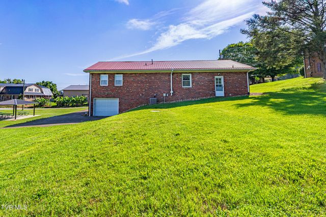 110 Hill Avenue, Surgoinsville, TN 37873