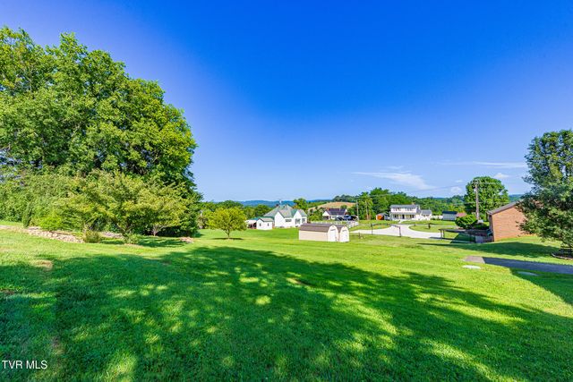 110 Hill Avenue, Surgoinsville, TN 37873