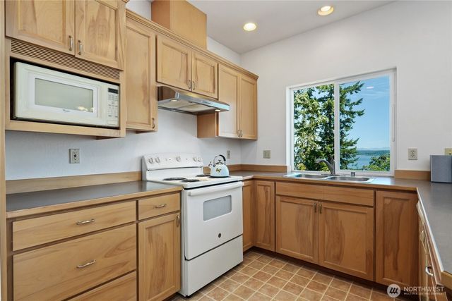 40 K Beach Way, Hat Island, WA 98206