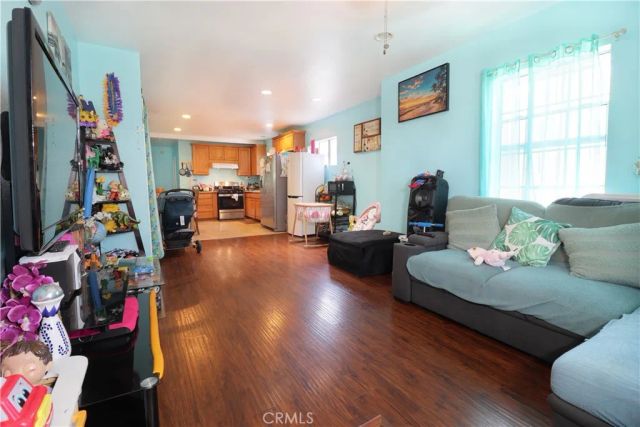 1424 W 49th Street, Los Angeles, CA 90062