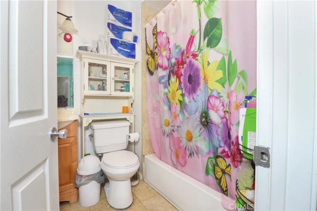 1424 W 49th Street, Los Angeles, CA 90062