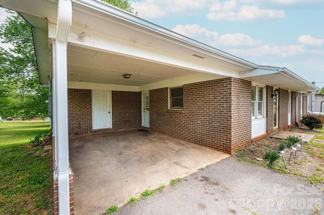 3886 Clay Street, Claremont, NC 28610
