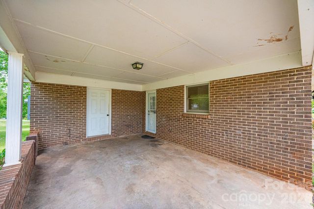 3886 Clay Street, Claremont, NC 28610