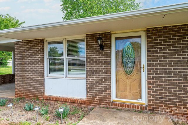3886 Clay Street, Claremont, NC 28610