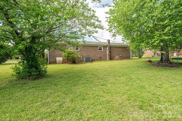 3886 Clay Street, Claremont, NC 28610