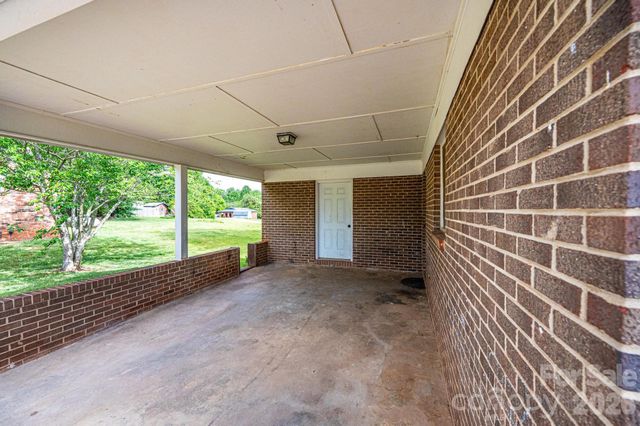 3886 Clay Street, Claremont, NC 28610