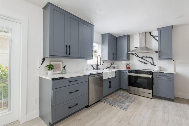 53 ALBEMARLE AVENUE, Tampa, FL 33606