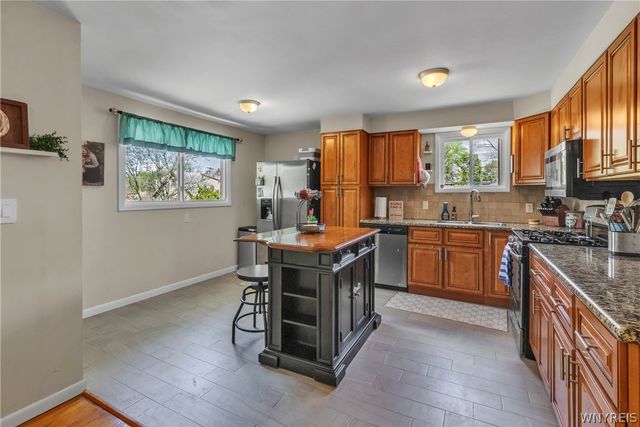 105 Rose Avenue, West Seneca, NY 14224