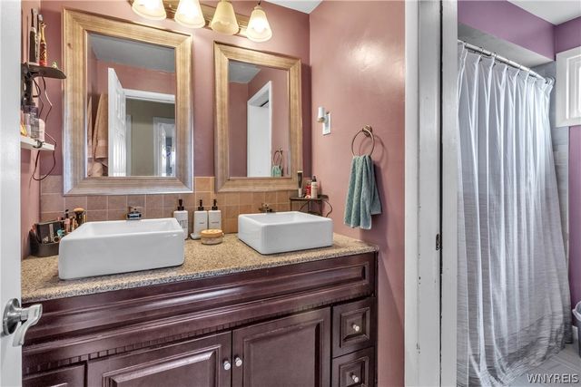 105 Rose Avenue, West Seneca, NY 14224