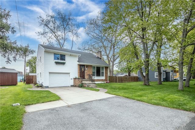 105 Rose Avenue, West Seneca, NY 14224