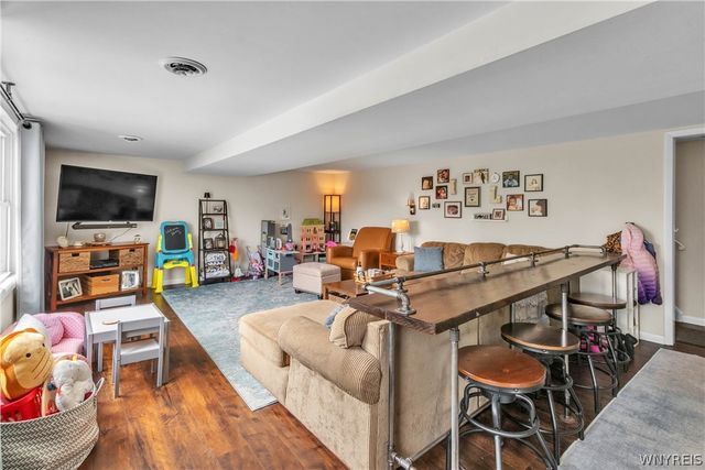 105 Rose Avenue, West Seneca, NY 14224