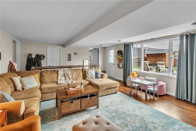 105 Rose Avenue, West Seneca, NY 14224