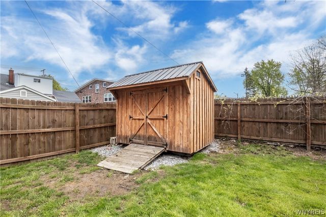 105 Rose Avenue, West Seneca, NY 14224