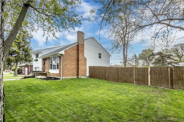 105 Rose Avenue, West Seneca, NY 14224