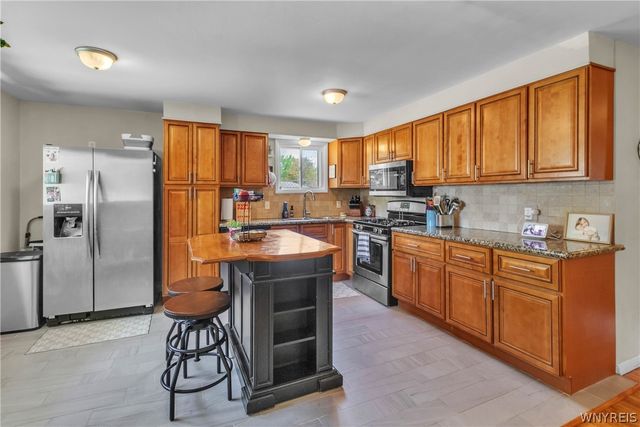 105 Rose Avenue, West Seneca, NY 14224