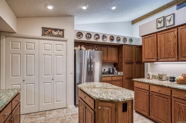 31 Promesa Lane, Hot Springs Village, AR 71909