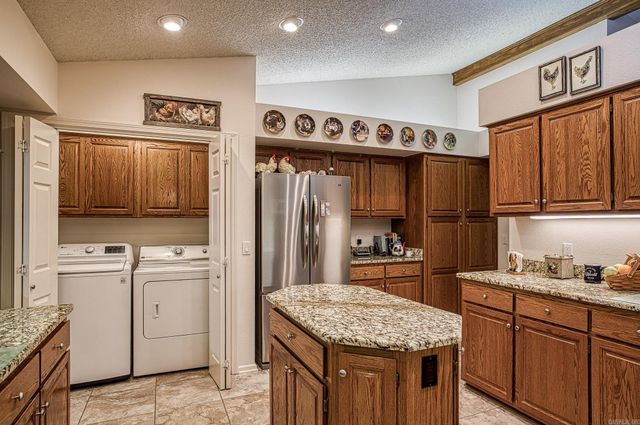 31 Promesa Lane, Hot Springs Village, AR 71909