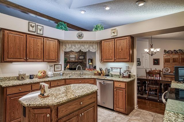 31 Promesa Lane, Hot Springs Village, AR 71909