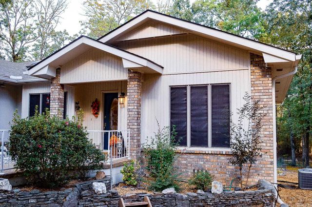 31 Promesa Lane, Hot Springs Village, AR 71909