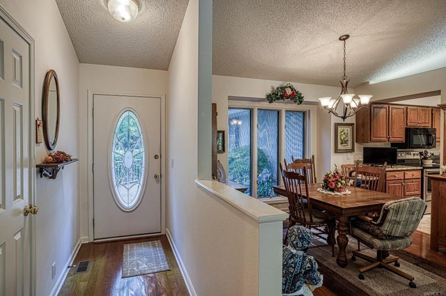 31 Promesa Lane, Hot Springs Village, AR 71909