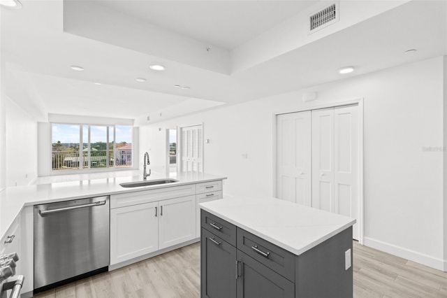 125 ISLAND WAY 403, Clearwater, FL 33767