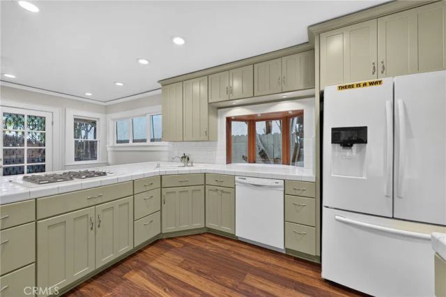 119 S Adams, Glendale, CA 91205