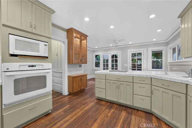 119 S Adams, Glendale, CA 91205