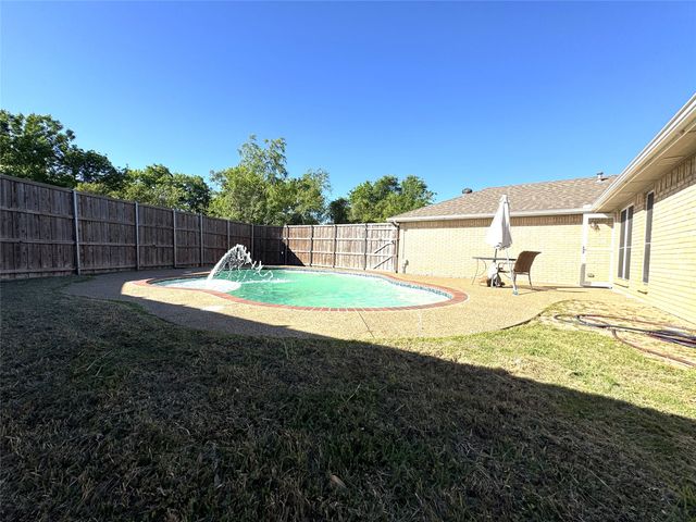 4522 Westlake Drive, Garland, TX 75043