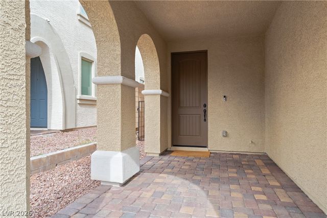 10018 Rams Leap Avenue, Las Vegas, NV 89166