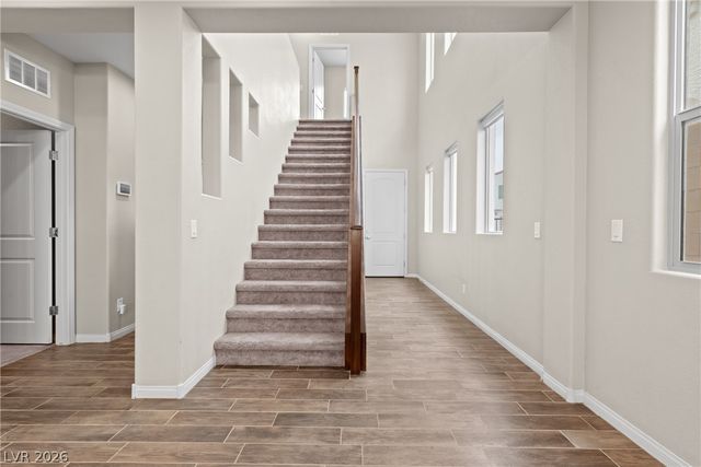 10018 Rams Leap Avenue, Las Vegas, NV 89166