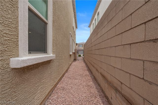 10018 Rams Leap Avenue, Las Vegas, NV 89166