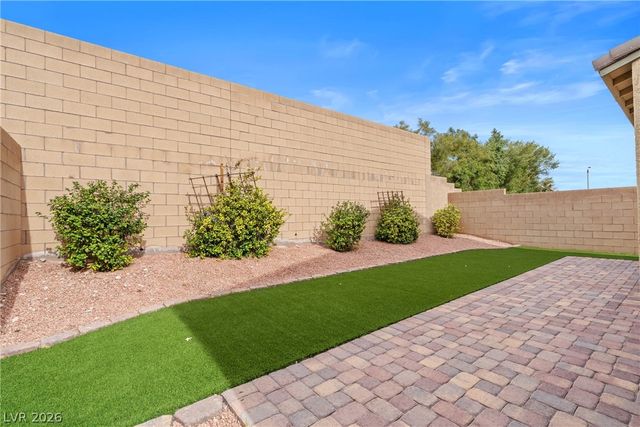 10018 Rams Leap Avenue, Las Vegas, NV 89166