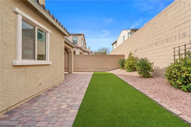 10018 Rams Leap Avenue, Las Vegas, NV 89166