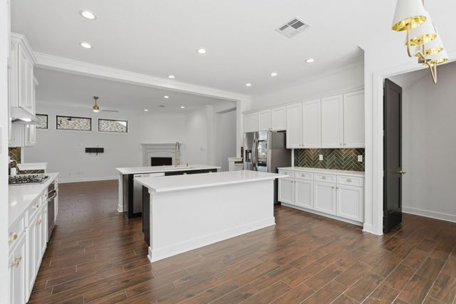 310 Edgewood Drive, Montgomery, TX 77356