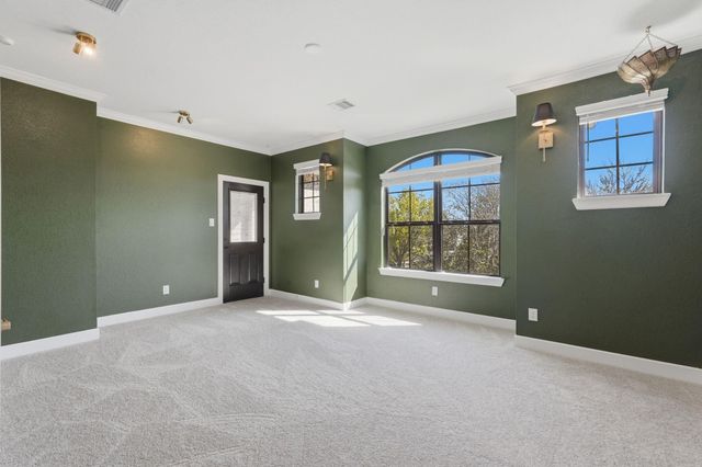 310 Edgewood Drive, Montgomery, TX 77356