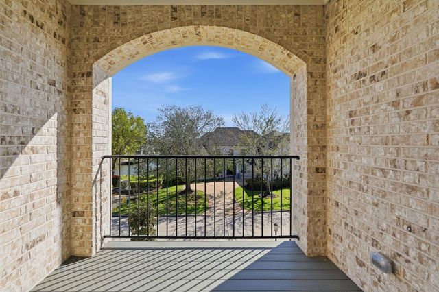 310 Edgewood Drive, Montgomery, TX 77356