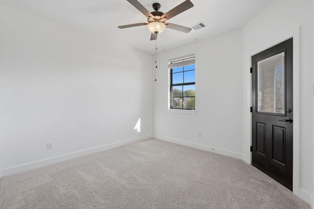 310 Edgewood Drive, Montgomery, TX 77356