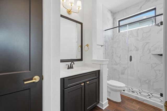 310 Edgewood Drive, Montgomery, TX 77356