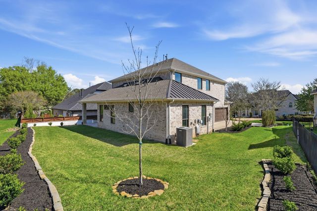 310 Edgewood Drive, Montgomery, TX 77356