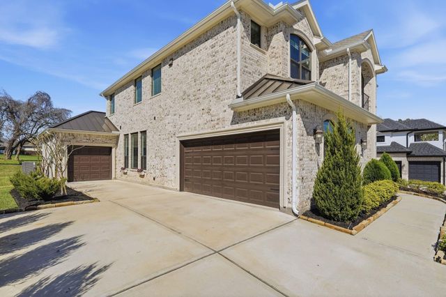 310 Edgewood Drive, Montgomery, TX 77356