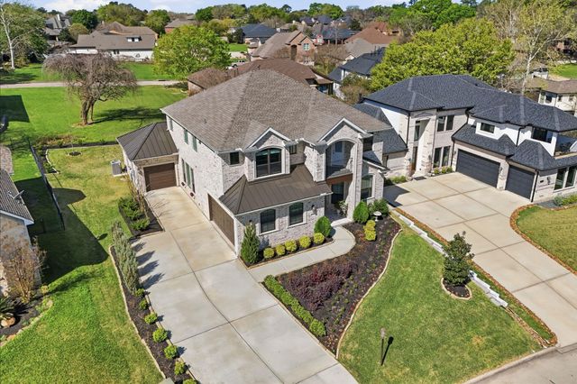 310 Edgewood Drive, Montgomery, TX 77356