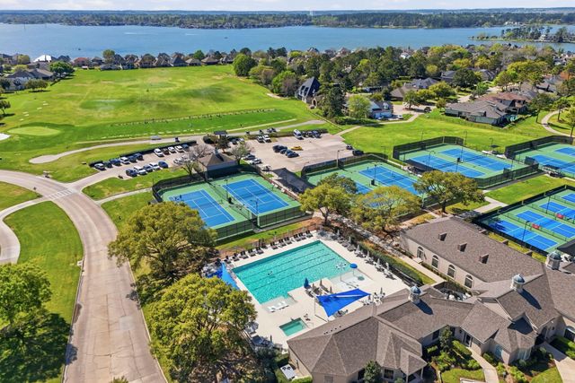 310 Edgewood Drive, Montgomery, TX 77356